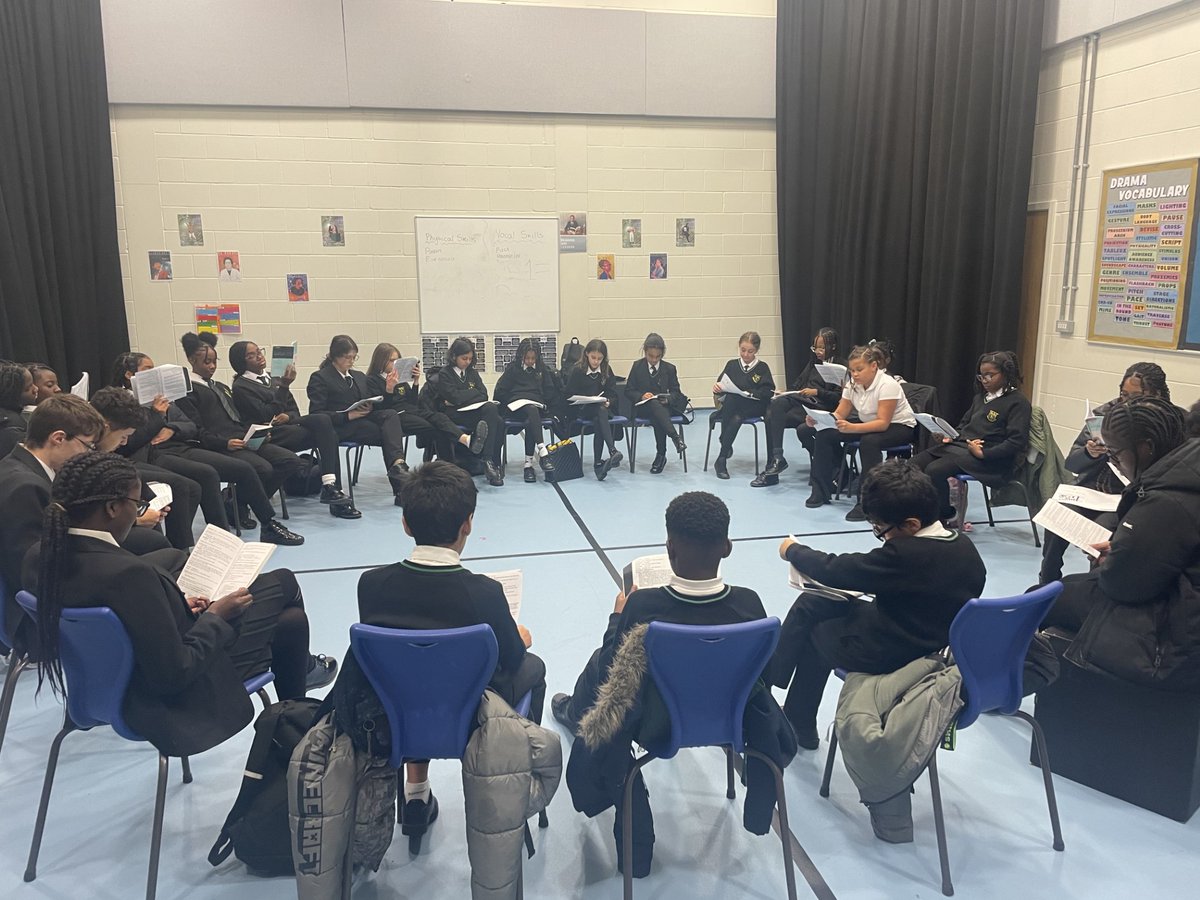 Prendergast-Vale (@valeprendergast) on Twitter photo Congratulations to all the students who have been cast for our production of Bugsy Malone! It was an exciting evening with the first read from the script! 📽️
<a href="/LSFederation/">Leathersellers' Federation</a> <a href="/EdmundCoogan/">Edmund Coogan</a> Congratulations to all the students who have been cast for our production of Bugsy Malone! It was an exciting evening with the first read from the script! 📽️
<a href="/LSFederation/">Leathersellers' Federation</a> <a href="/EdmundCoogan/">Edmund Coogan</a>