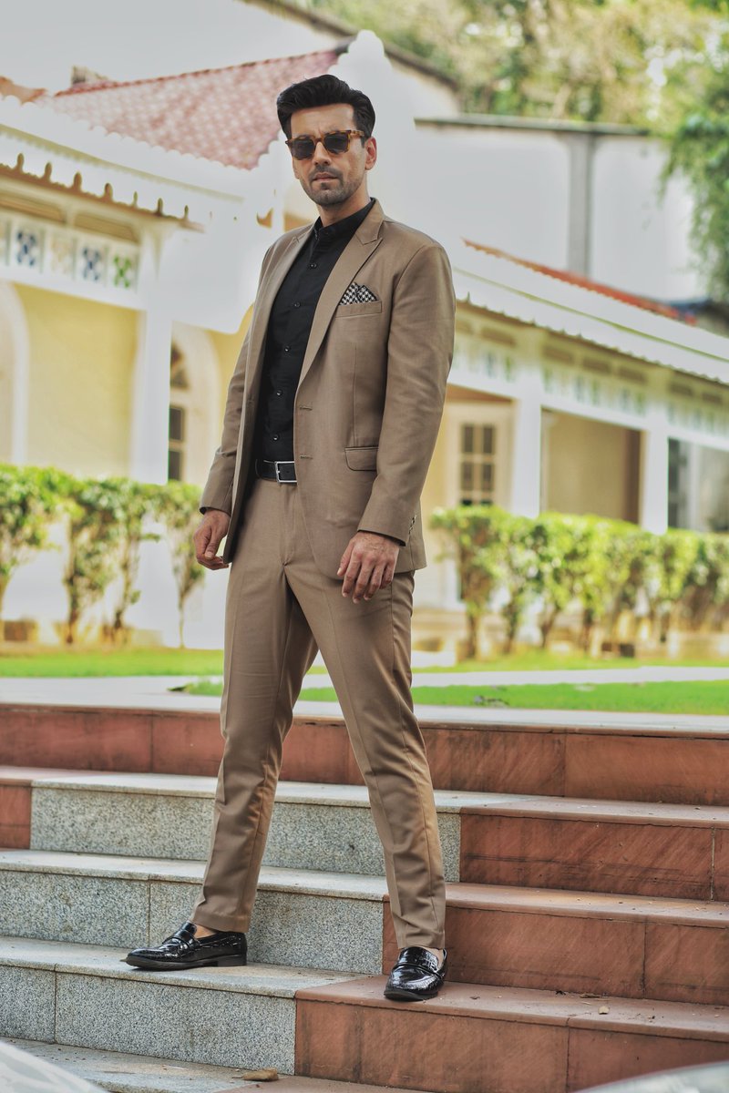 karanvirsharma9's tweet image. Deसी Kaलाकार ! 

.
.
.
.
.
#moodshots #formals #meninsuits #karanvirsharma𓇼 #karanvirsharma
