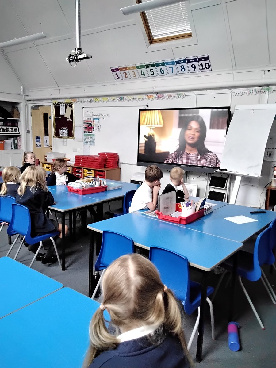 scargill_school's tweet photo. Leopards are enjoying taking part in UK Parliament week and learning more about democracy and how these link to our British Values!π #UKParlimentweek #democracy https://t.co/Gt26P1sTmK