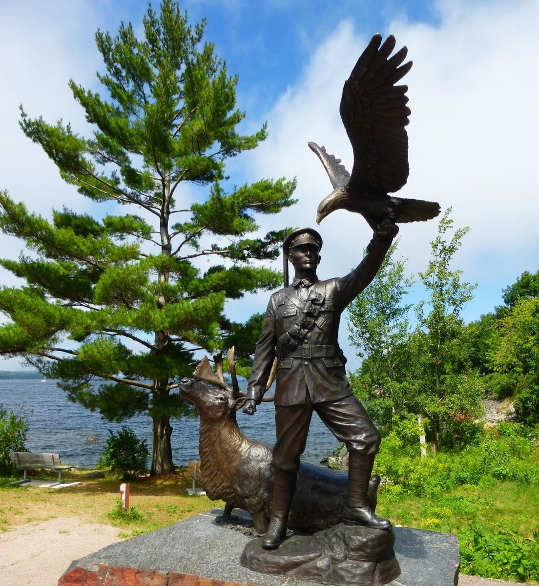 lpsmediaoffice's tweet photo. November 8 marks National Indigenous Veterans Day, a time to reflect on the sacrifices made by Indigenous veterans, appreciate their contributions to the Canadian Armed Forces, and acknowledge the ongoing struggles faced by Indigenous communities in Canada. #LdnOnt https://t.co/dfIwebebi1
