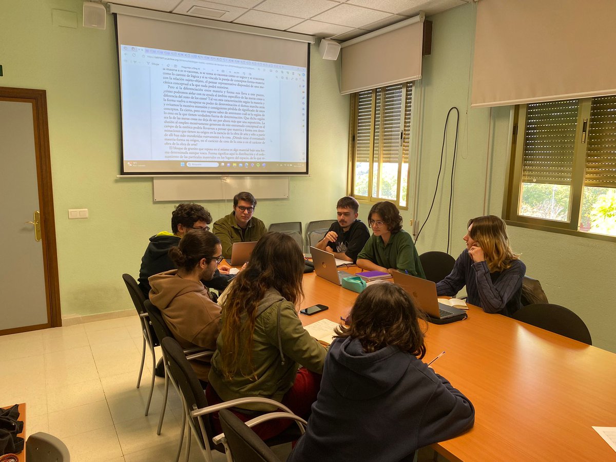 Hemos disfrutado mucho en la segunda sesión de lectura de «El origen de la obra de arte»
¡Nos hemos adentrado en la verdadera "fiesta del pensar"!