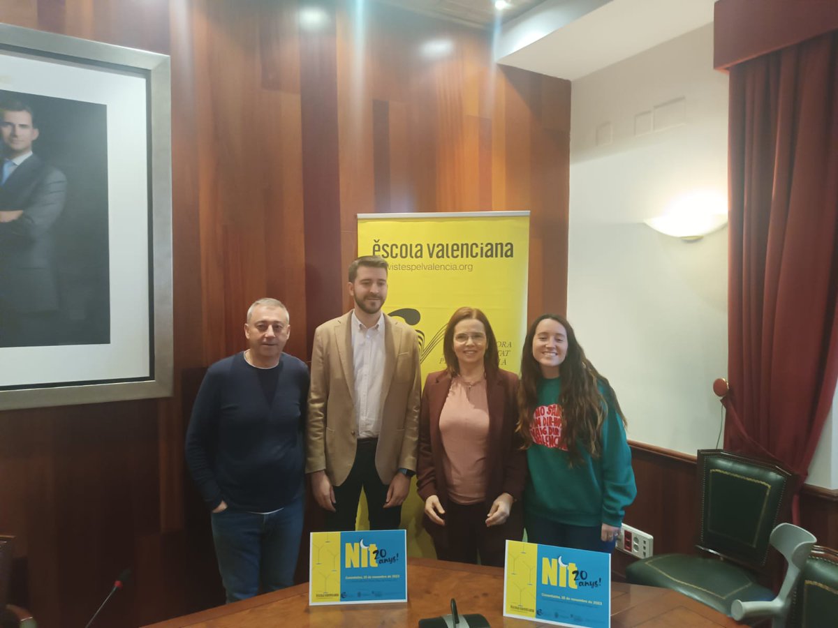 #Cocentaina acull la celebració dels 20 anys de la Nit d’Escola Valenciana.

Música en directe i un monòleg completen el menú del lliurament dels premis “Intentant la Llibertat”

👉escolavalenciana.org/web/2023/11/08…