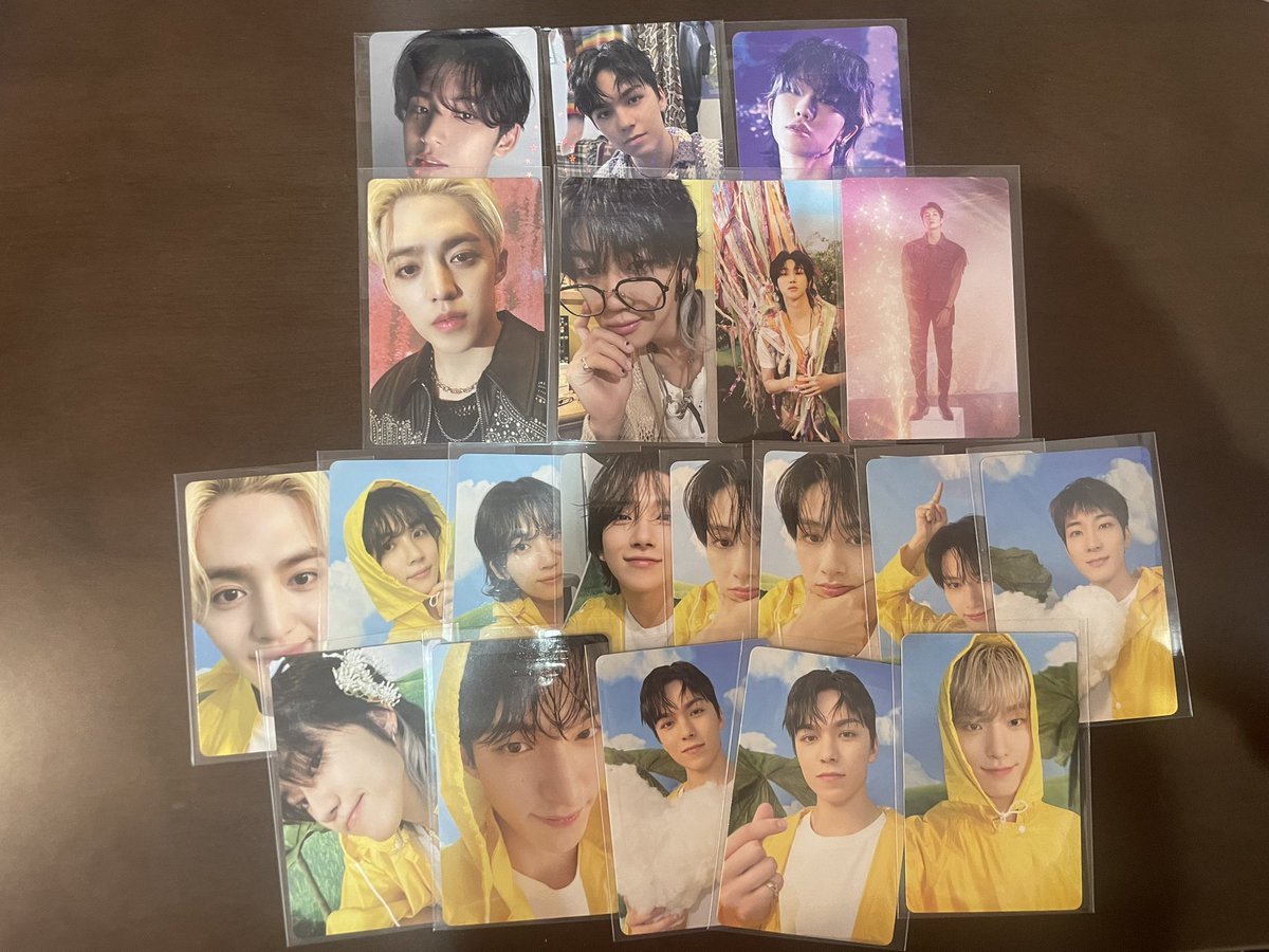 _Ma_svt's tweet photo. SEVENTEEN HEAVEN トレカ 交換

譲▶︎▶︎写真1.2.3

求▶︎▶︎写真4、
        バインダー→ホシ、ウジ、ディノ

全て郵送での交換📮
王冠のものはn(当方):1でも◎です
同種、まとめてを優先いたします
お気軽にお声がけください ·͜· https://t.co/hoL3ylr0pO