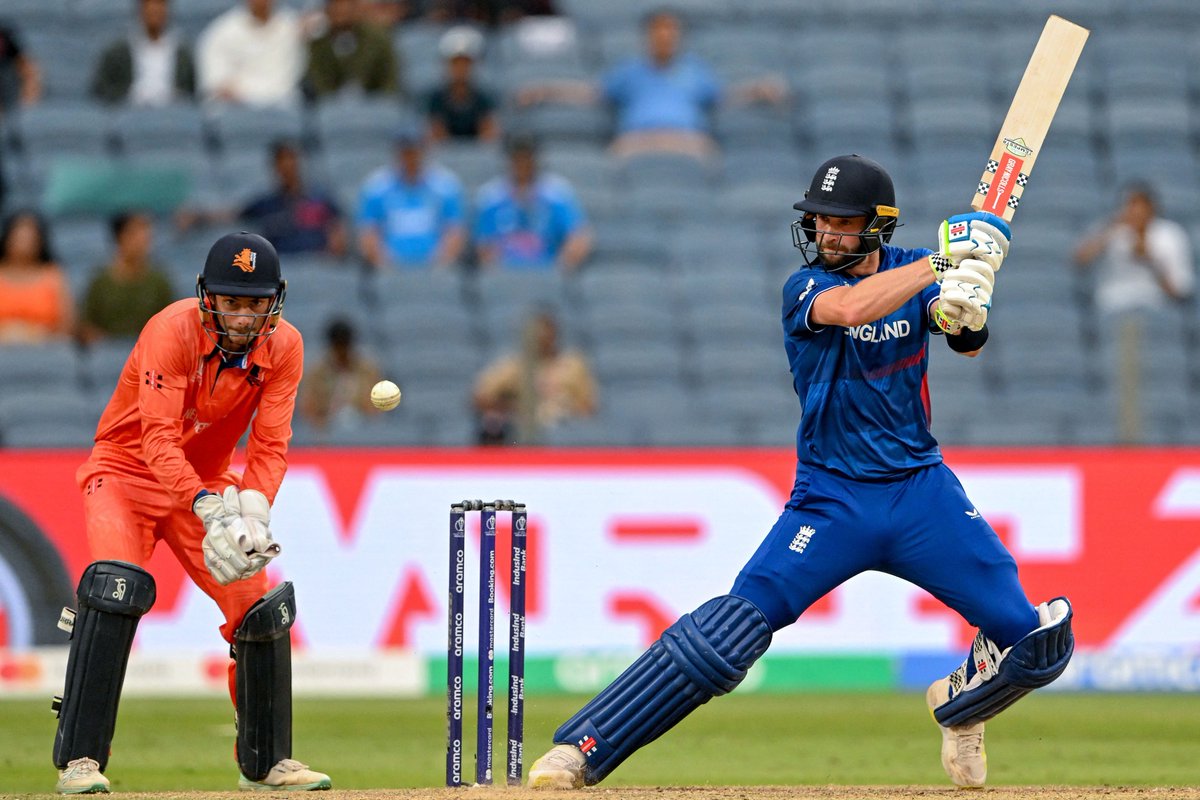 We finish our overs in Pune on 3️⃣3️⃣9️⃣ Chris Woakes 51 (45) Dawid Malan 87 (74) Ben Stokes 108 (84) Well batted, lads 💪 #EnglandCricket | #CWC23