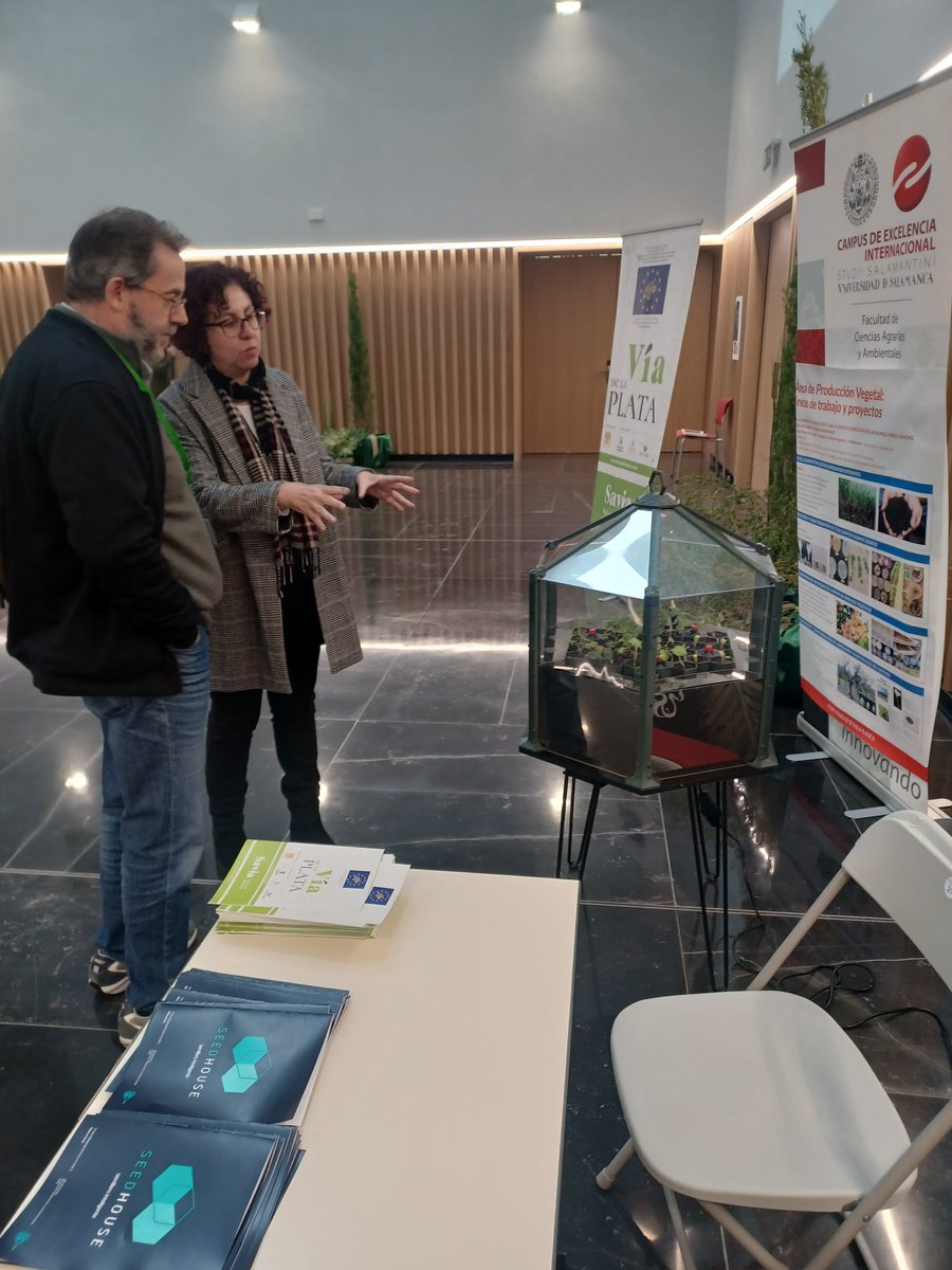 oficinaverde's tweet photo. 🌱 Hoy estamos con los compañeros de @PPG_USAL y @episteme_tech presentando el proyecto #SeedHouse en el congreso @LIFEViaPlata, organizado por @SaviaSalamanca @aytoSalamanca @LIFEprogramme. https://t.co/hqV6EI0III