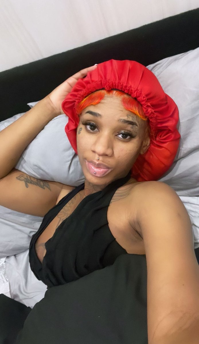 SexyyRed314_'s tweet photo. 💋💋 https://t.co/XGdM7bDtYU