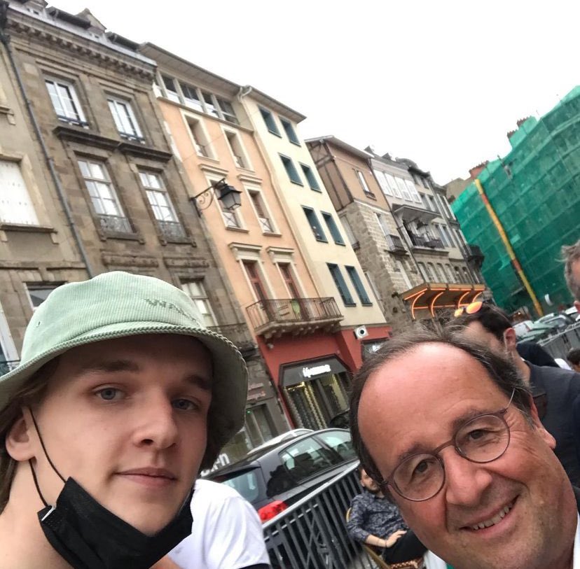 Ptn j’ai croisé laylow l’autre jour comment il est ptit