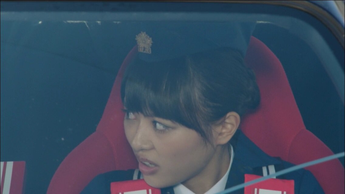 ichiro2002002's tweet photo. 霧子「え？」

進ノ介「どうした？霧子。」

霧子「いつもと違う振動が…これはこのシートが振動しています。振動というより座面がいやらしい動きをしています！」

進ノ介「さすが霧子だ。よく気が付いたな。じゃあもうすこし強くするぞ。」 https://t.co/qnH57NM0Tw