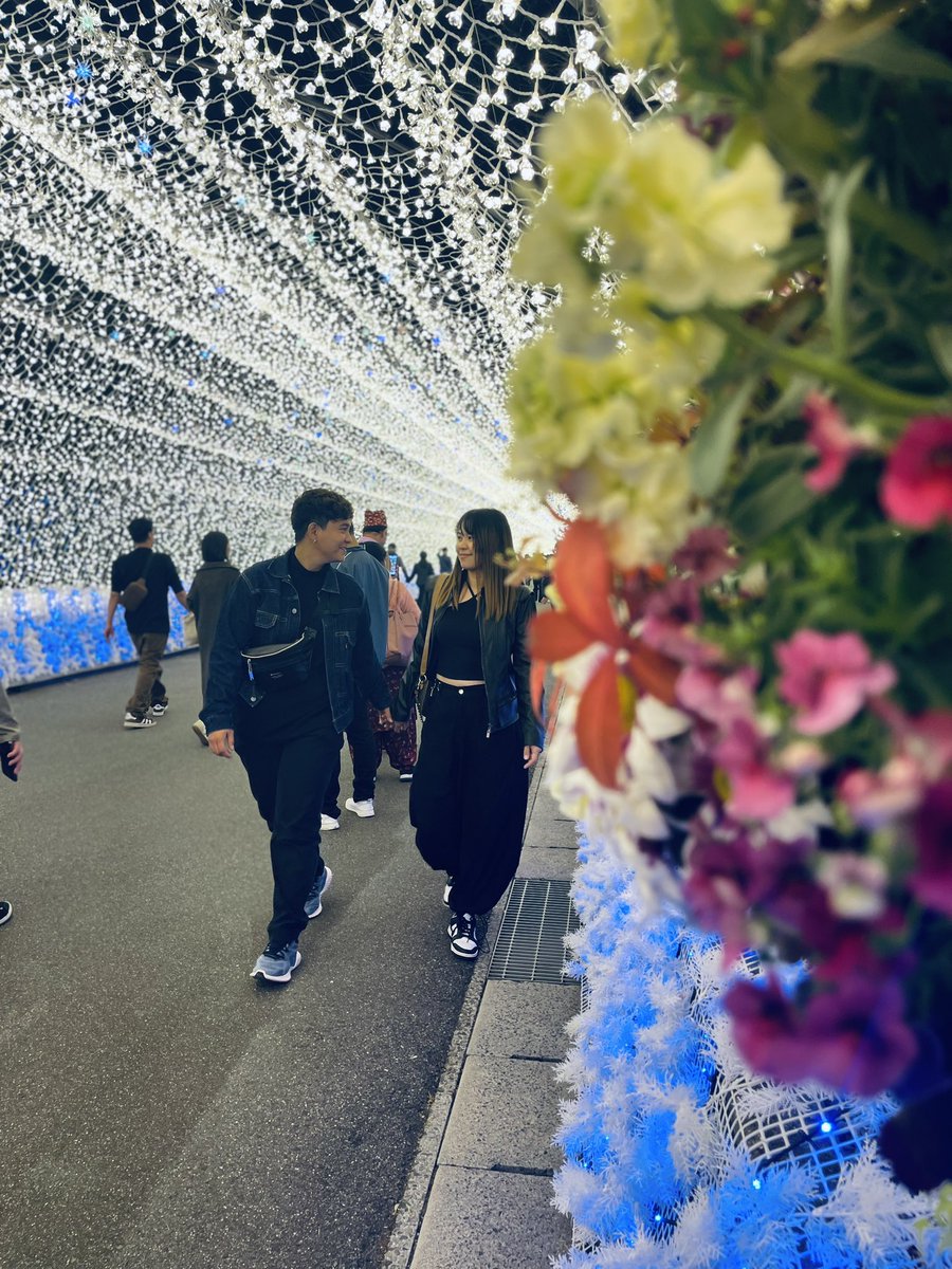 jhosection_11's tweet photo. This year’s illumination hits different ‘coz I have you beside me🤍 https://t.co/OfdIXGSBUa