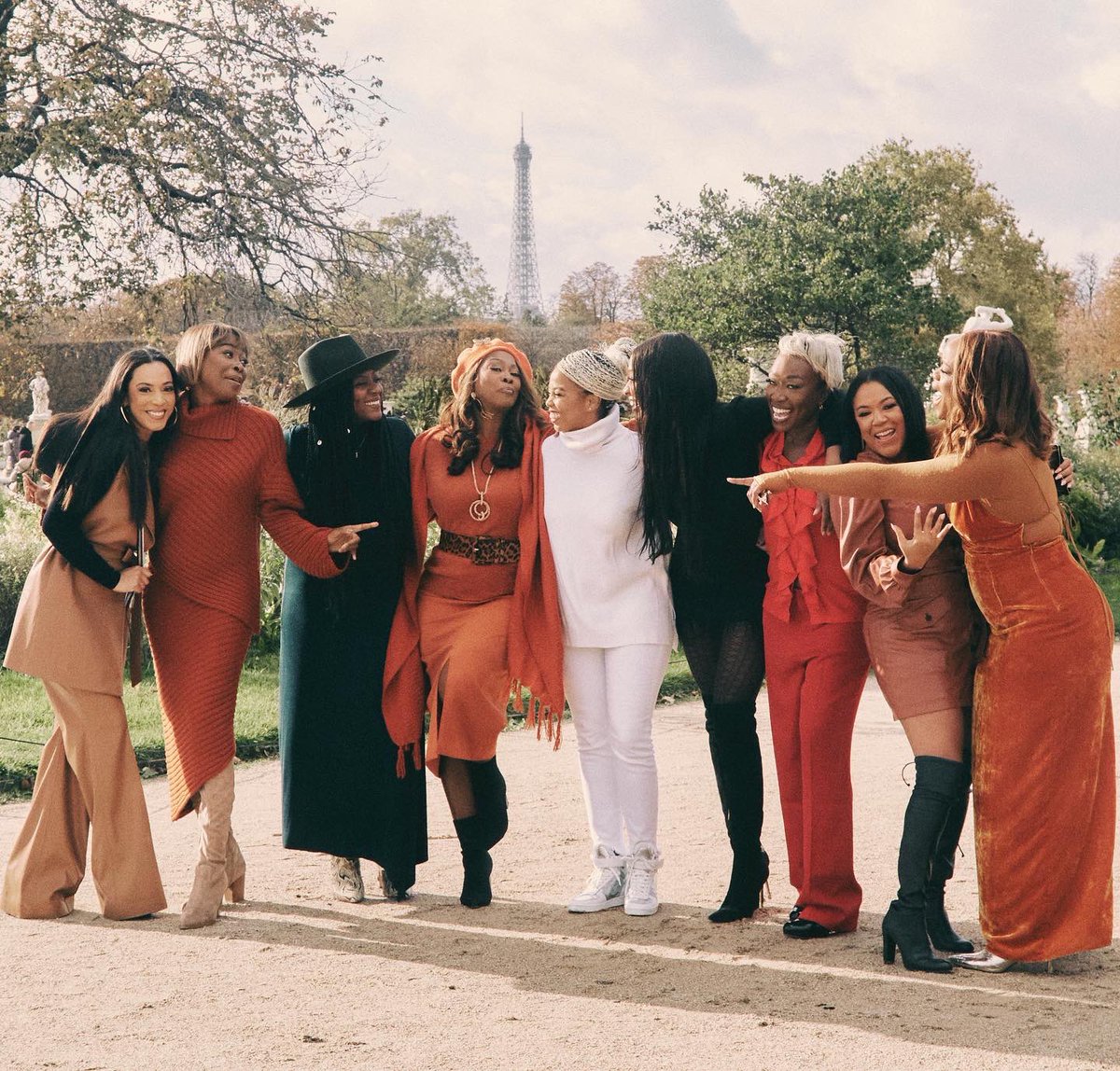 The Machetes in Paris.🇫🇷🥂🎂❤️ #ScorpioSeason #ThreeScorpios #BlackParade #Sisterhood #MyBdayMonth #Bonjour #WeFlexin’