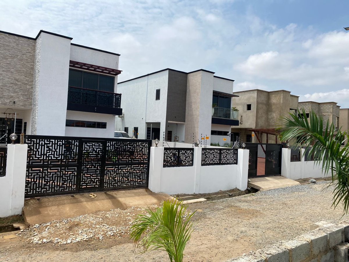 propertypluggh's tweet photo. Looking for a house to buy in the vicinity just behind the Ghana International Mall?

Three and four-bedroom houses are currently available for sale in the  Manet estate.
 • The three-bedroom houses are priced at $220,000.
 • The four-bedroom $300,000
(+233248047153) https://t.co/TG51epjmft