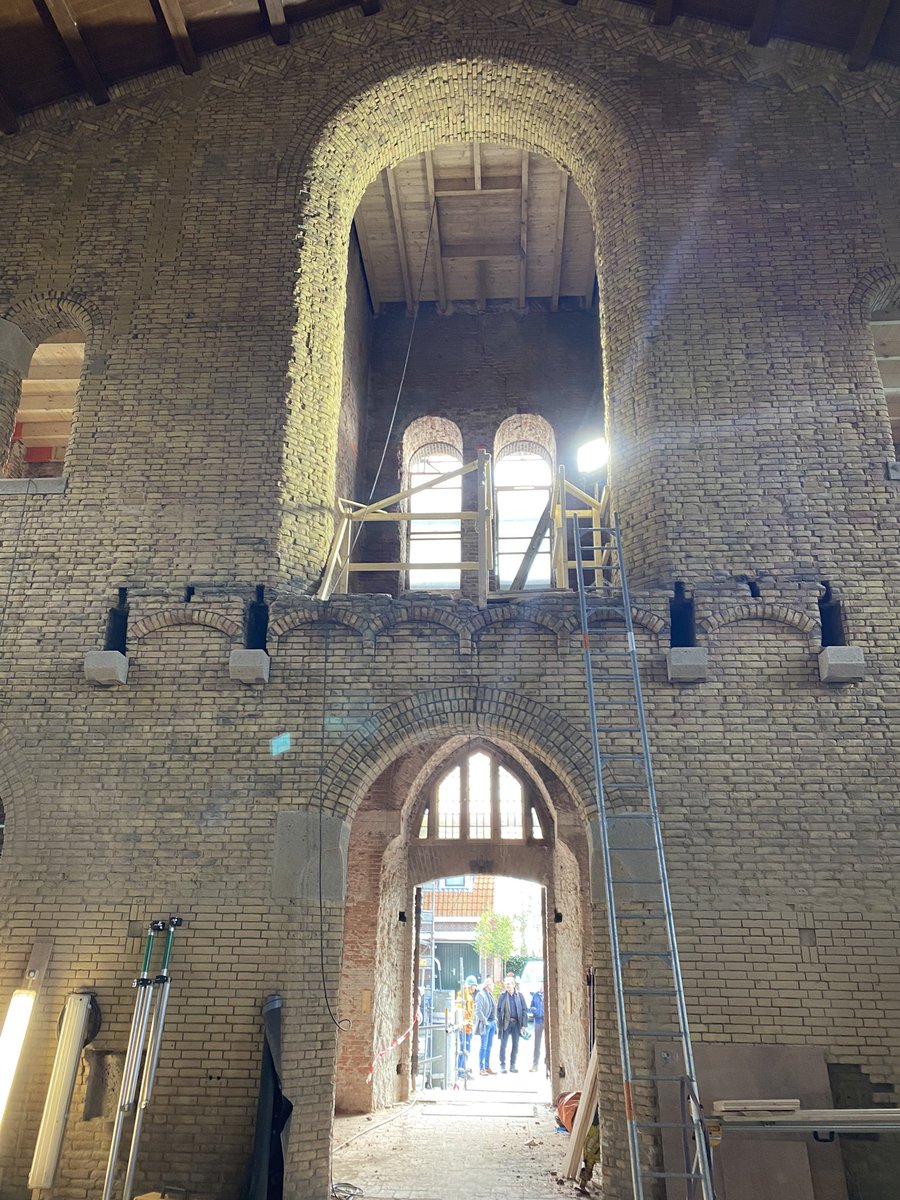 AstridHeijstee's tweet photo. Met college op bezoek in Hoogmade om de herbouw van de kerk te bekijken. Met oog voor detail worden historische elementen in een nieuw jasje gestoken. Waardering voor de bouwvakkers die in weer en wind (en regen) aan de slag zijn. Het was hoog, maar het uitzicht maakte veel goed! https://t.co/6EYuKC6XvZ