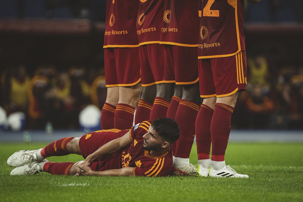 Mr Crocodile <a href="/HoussemAouar/">Houssem</a>
<a href="/OfficialASRoma/">AS Roma</a> per <a href="/EuropaCalcio/">Cristiano Abbruzzese</a>
#RomaLecce #roma
.
#footballplayer #soccerball #gametime #soccer_love #soccergame #calcio #instasoccer  #football #footballgame #instasport #europacalcio #soccerphotography #soccerphoto #footballseason #sports #soccer