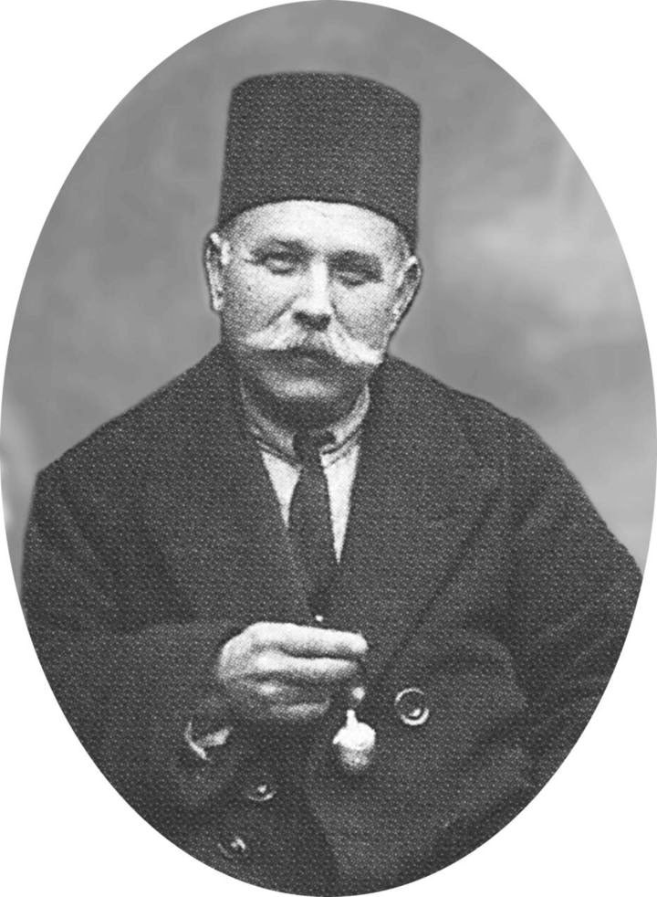 Ressam, astronom, matematikçi ve hattat olan; resimlerinde perspektif kaidelerini büyük bir titizlikle uygulayan Ahmed Ziya Akbulut'un

"Üsküdar Mihrimah Sultan Camii" ve "Küçüksu Çeşmesi ve Koyunlar" tabloları, Cumhuriyetin 100. yılına özel olarak hazırlanan "Üsküdarlı