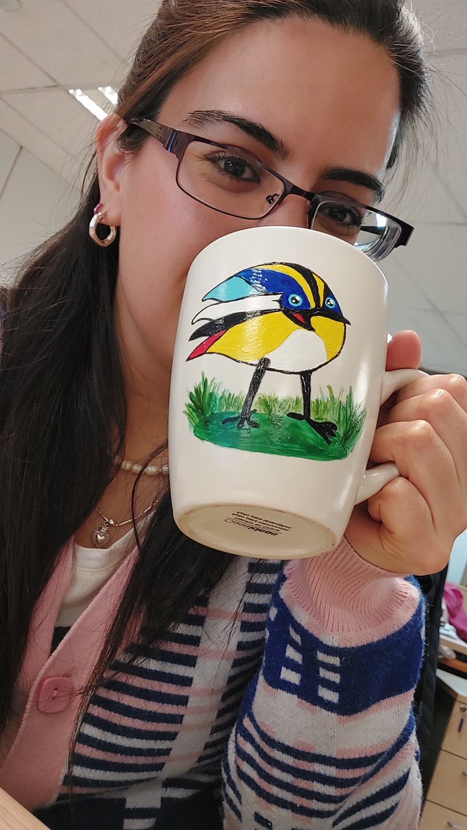 Dani_CalderonP's tweet photo. @Fiu_2023 te pinté y te traje a la oficina para tenerte más cerquita. Por fa vuelve pronto 🥲 https://t.co/3k5kYPmUJ9
