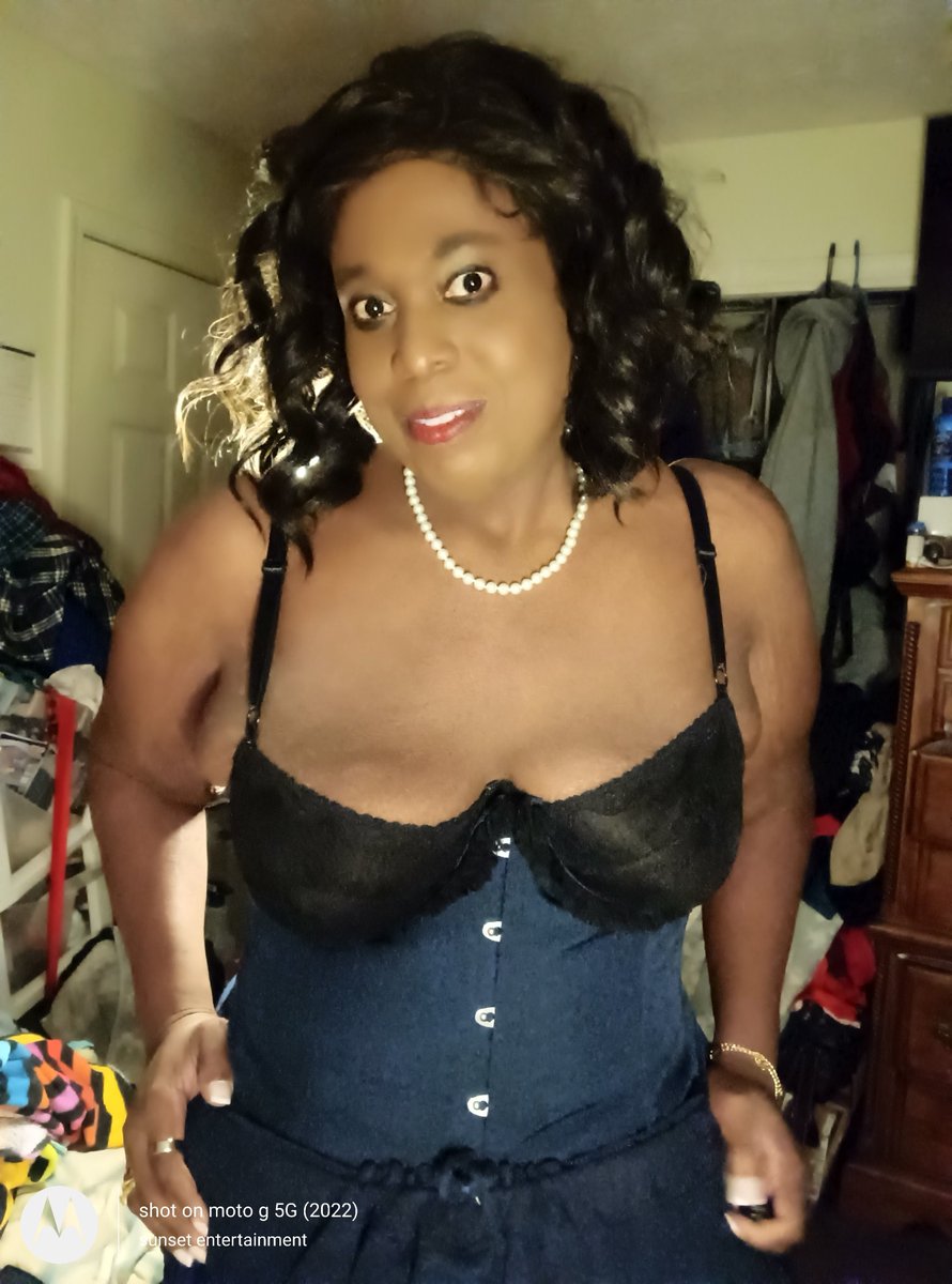 veronicasteelu's tweet photo. https://t.co/njIxwzc0aB
Who wants to sleep with a MILF 🌹🌹🌹RP🌹if not watch one get kinky with her toys #contactcreator #bbw #onlyfanspromo https://t.co/pylRUFhw4M