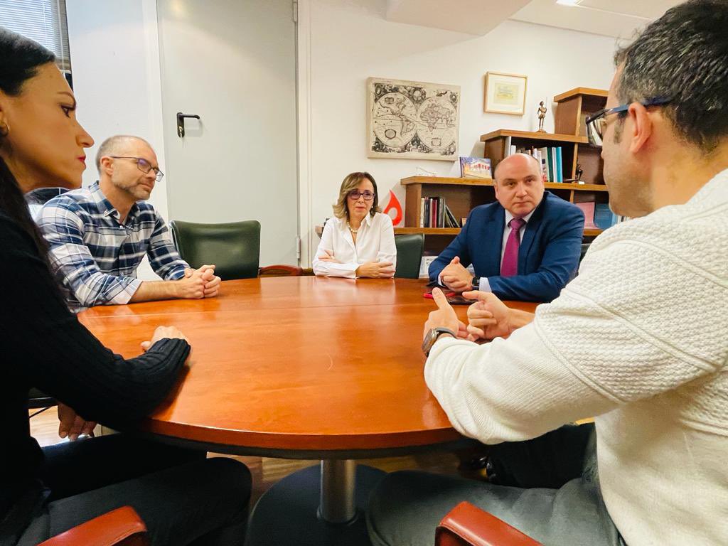 Esta mañana me he reunido con el nuevo equipo decanal de la Facultad de Enfermería de Ciudad Real, al que he deseado éxitos y aciertos en su gestión.