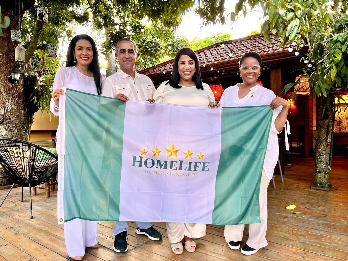 HomeLifeIntl's tweet photo. We are pleased to welcome our new members. We are thrilled to welcome our new members in Santiago, the northern part of the Dominican Republic.
Join us in welcoming Fantina &amp; HomeLife Oasis team to the HomeLife family!
#DominicanRepublic #WelcomeHome #HomeLifeMembers https://t.co/kzLG4HhJLM