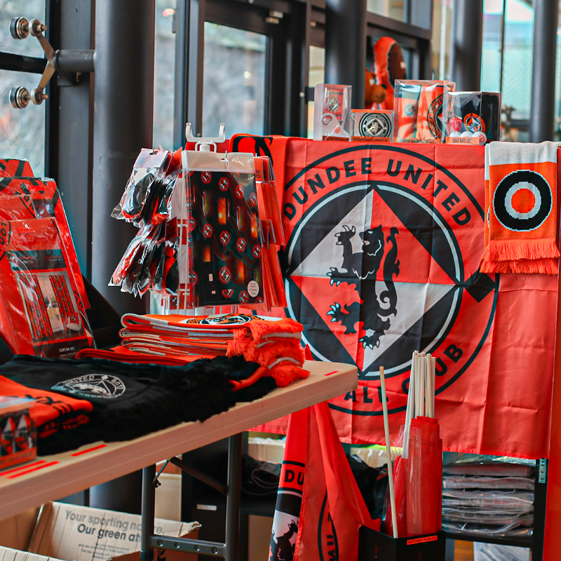 dundeeunitedfc's tweet photo. We're excited to be returning to the @Overgate this festive period!🎄

Visit us on the top floor of the mall, where we are open 7️⃣ days a week from 24 November - 24 December 🛍️

More info 👇 | #DUFC