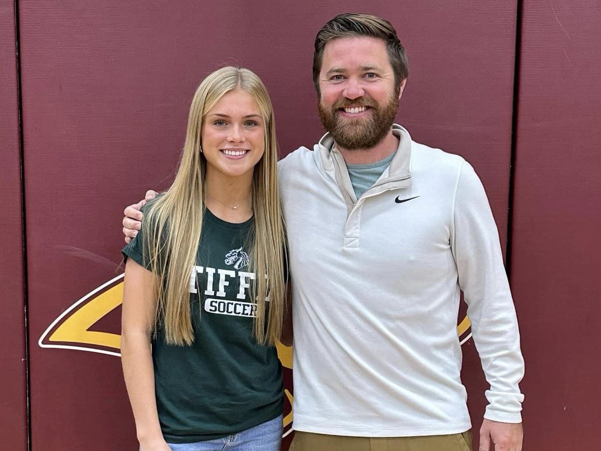 FOSCG06Elite's tweet photo. Putting that pen to paper today to join @TuWnsSoccer. Congratulations again, @maddiedavis2024! #SigningDay https://t.co/7fBTzR0Ykp