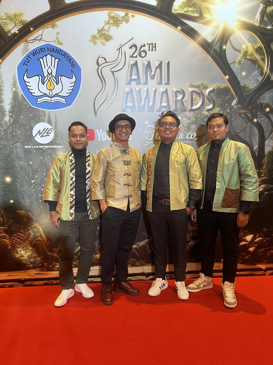 Grogi sekali band keroncong Jawa masuk nominasi Best Keroncong Ami Awards 2023

#paksiband
#panenraya
#amiawards