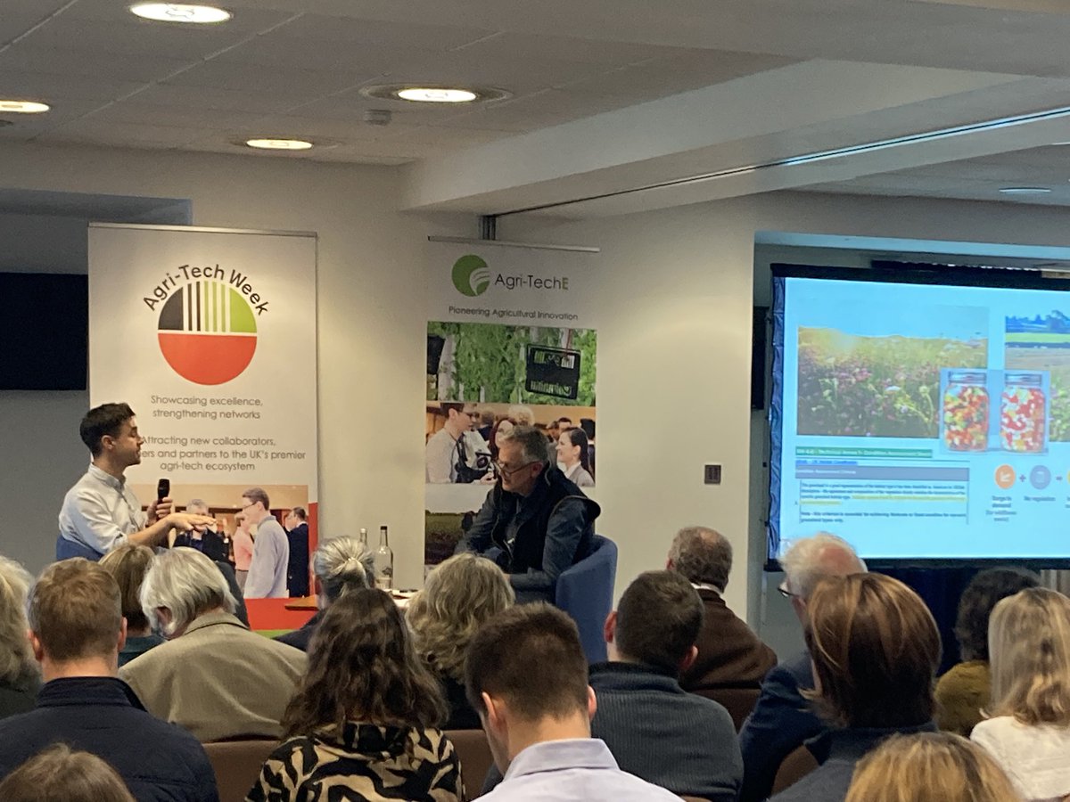 Agri_Tech_E's tweet photo. Jonathan Ashworth @EarlhamInst asks: are wildflower meadows a worthy replacement for natural biodiversity loss, or could they create a biodiversity bottleneck via unregulated wildflower mix? We learnt how genomics could guide better and more diverse habitat creation. https://t.co/qwlPAP2b3G
