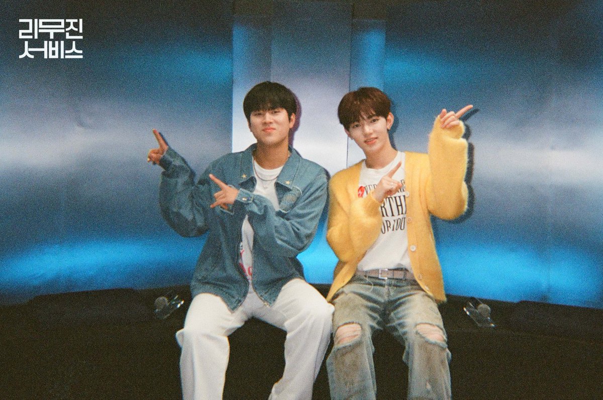 mujin_plz's tweet photo. 리무진서비스 87회 비하인드 필름 도착💌
플러팅 장인 하오 님과😉
어제부로 짱하오 입덕한 무쥔장💛

@ZB1_official
@BPM_LMJ

#장하오 #ZHANGHAO #제로베이스원 #ZEROBASEONE #이무진 #LEEMUJIN #리무진서비스 https://t.co/SfcLIlyk9W