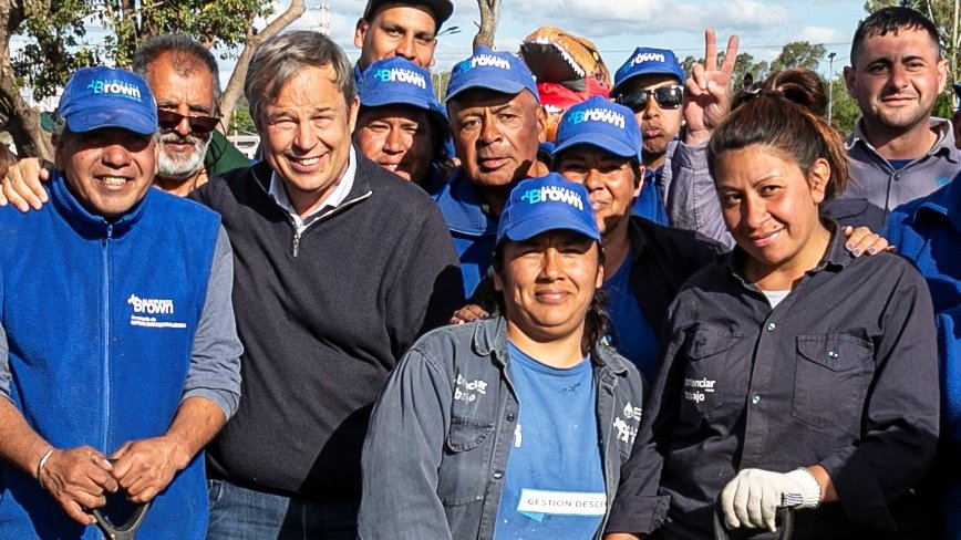 CascallaresPJ's tweet photo. 🇦🇷⚓️Quiero desearle un feliz Día del Trabajador y la Trabajadora Municipal al equipo de @MunicipioBrown que todos los días se esfuerza por brindarle más y mejores servicios a nuestros vecinos.

@JuanoFabiani 

#BrownCumple https://t.co/2X75GqYYxW