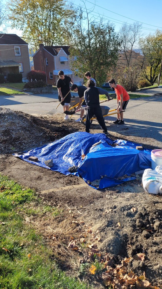 Northgate football players out in the community helping Bona Fide Bellevue with maintenance of their community garden. Our players realize the importance of helping out in our community! #forgedinfire #INAM #respecttheprocess