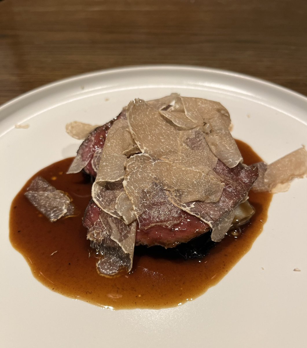 Angelo07201's tweet image. 鹿肉と白トリュフにはどの🍷？
#sasala #an #misola #aoyama