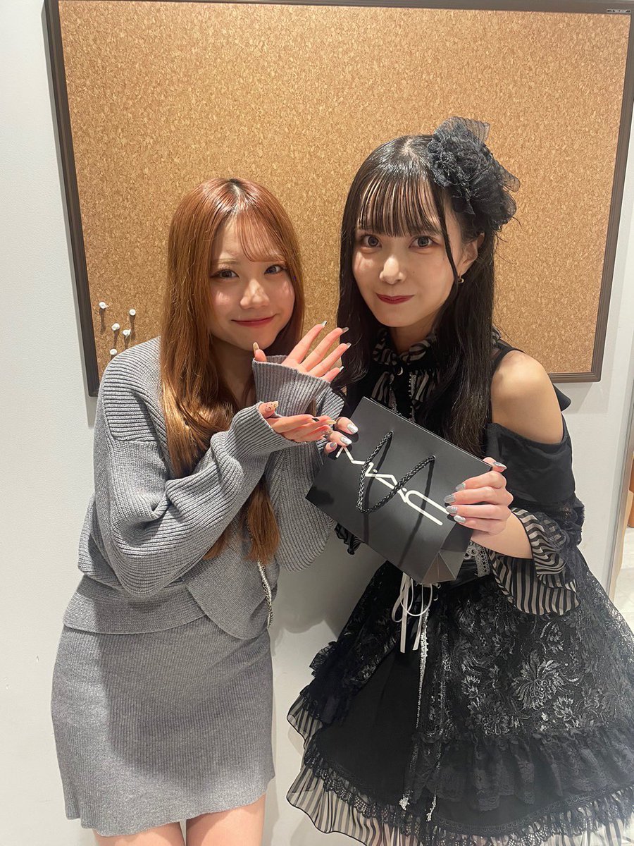mementoa_sumi's tweet photo. アンビスさんワンマン見学させて頂きました！
大好きな優亜さんのラストライブ、最初から最後まで最高のUBロックでした！！！！！尊敬と大好きと寂しいが溢れて大号泣しながら振りコピしてました、、、約10年間本当にお疲れ様でした！！！！！ずっと大好きです！！！！！！！！！ https://t.co/FiX9qd6gBA