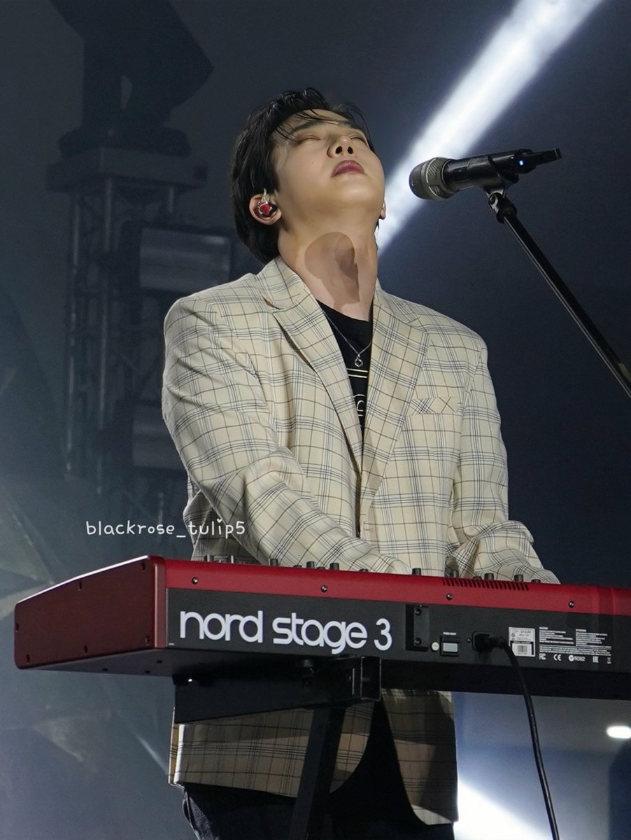 blackrosetulip5's tweet photo. 🌹The Rose🌹
CONQUEST 2023 in Manila
230603 Music Night|Photo 📸
😌😌😌
@parclassic @TheRose_0803
#BlackRoseCam
#TheRose #더로즈
#ParkDoJoon #박도준 #Leo
#CONQuest2023
#TheRose_in_Manila
#IRoseYou #로즈해
🙆🏻♀️Only Allowed to RT/QT https://t.co/3ygWxydchn