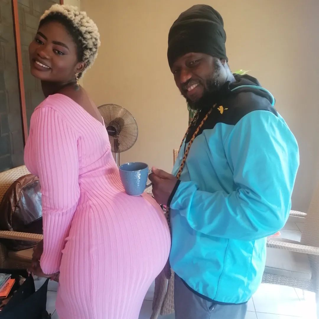 nat_ebube's tweet photo. Tune in to @3fm927 the #Dashwata #SerwaaAkoto edition of the #UrbanBlend with the sexiest rastaman @Blakkrasta #TaxiDriverShow
@QuameAgyei1 @ClementPlasma @EugenPeprah @TestamentGh4 @anane_emperor @abonkeka @Afi_Seyram @The_Otumfour @a_kwetey @RasKojoTona @kwadzo_rasta https://t.co/PpvVLnuzD1