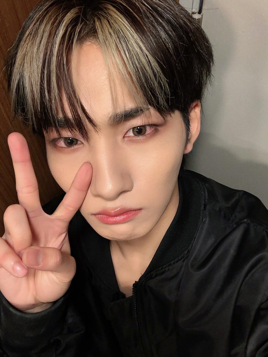 by_EPEX's tweet photo. [#제프]

뾰로롱~~🤎🤎

#EPEX #이펙스 #JEFF #제프 #젶프프 https://t.co/xg9lj1W1VC