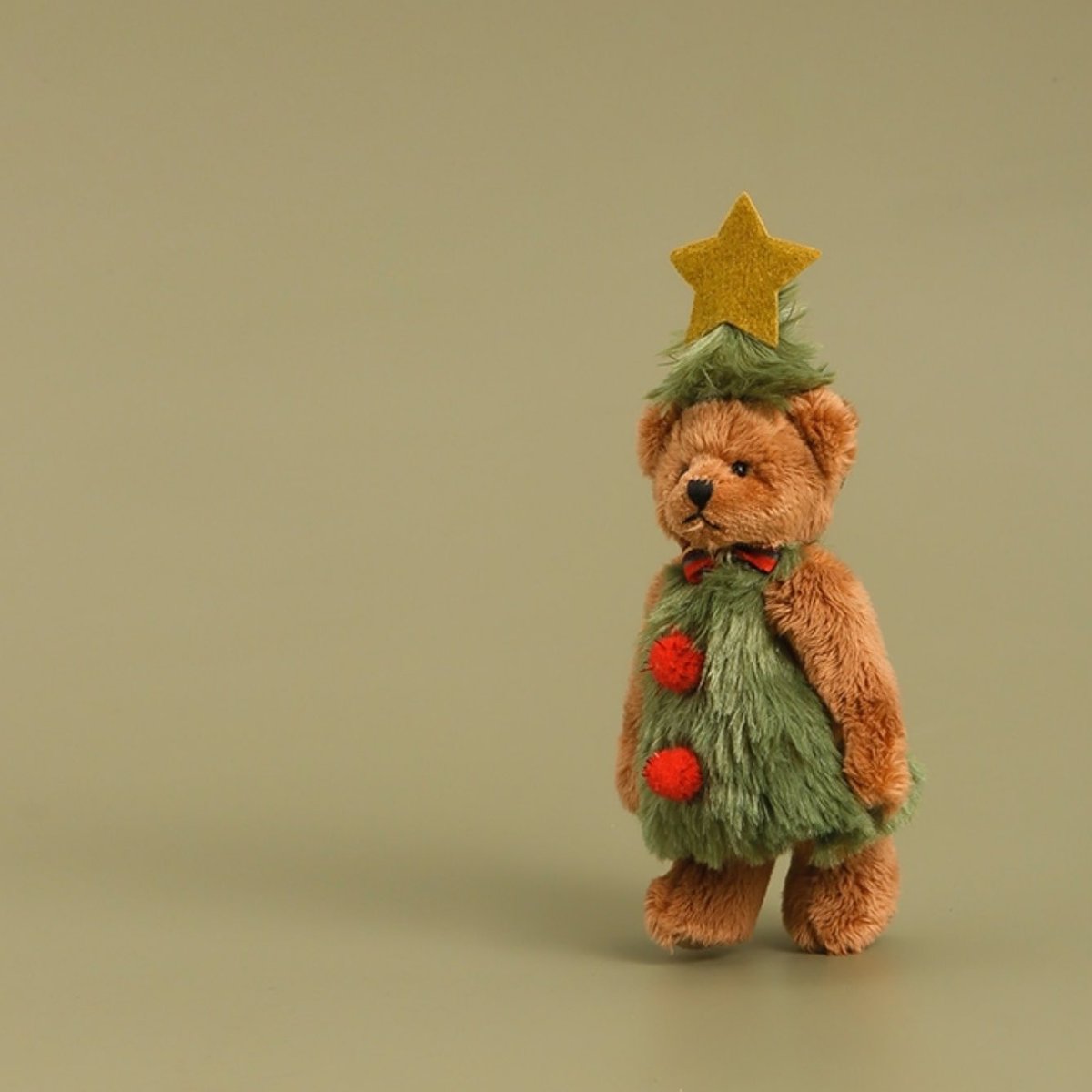 혼자 터벅터벅 걸어다니는 것 같은 연출 사진이 넘 귀엽도다