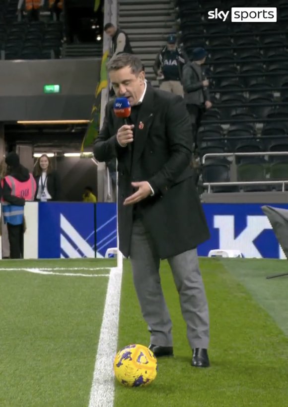 UPYOURARSENAL04's tweet photo. Gary Neville is 48 years old, and was chased out of La Liga as a garbage manager

Mikel Arteta is 41 years old, already winning trophies &amp; Challenging for titles in the PL

These young pundits cannot hide their jealousy https://t.co/BIWm7ByiYW