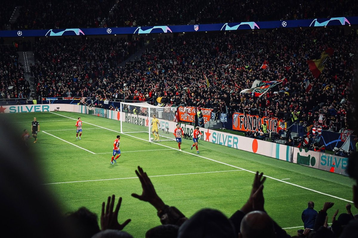 FA82Oficial's tweet photo. POR ENCIMA DE TODO, POR ENCIMA DE TODOS

FRENTE ATLÉTICO ULTRAS FONDO SUR https://t.co/PBuXyw0vQI
