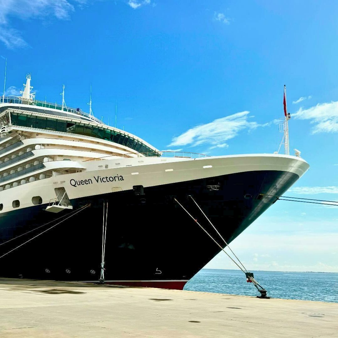 Queen Victoria looking dazzling in the Lisbon sun! Who is joining us next year on board?
 
View our Mediterranean voyages - bit.ly/3QPSbOc
 
📷: jamestotney on Instagram