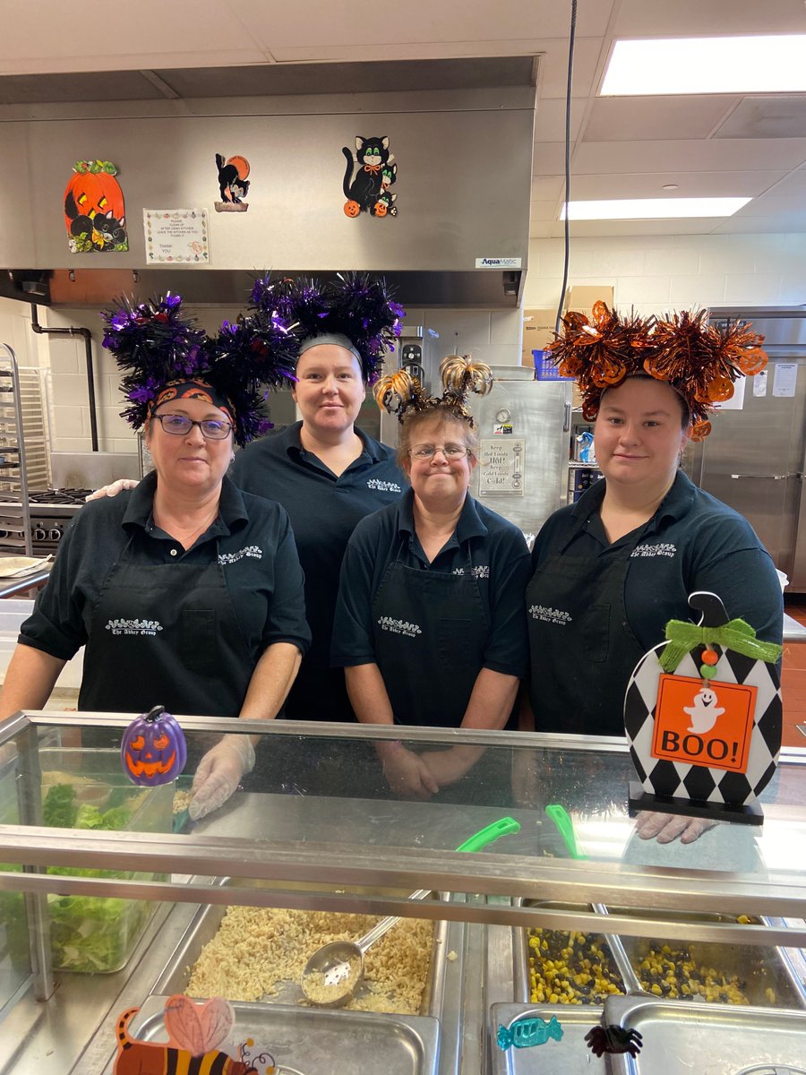 elm_vt's tweet photo. The wonderful Abbey Group crew at Elm Hill School!
#elmhillschool  #ssdvt https://t.co/NyuelN73vZ
