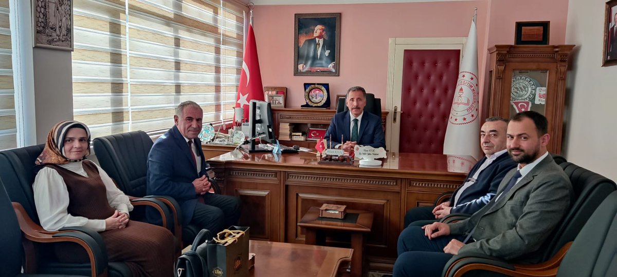 Şehit Emre Tunca İlkokulu Müdürü Mehmet Ali Atlı, Müdür Yardımcıları Aydın Özdemir, Serkan Demir ve Büşra Koca İlçe Milli Eğitim Müdürümüz Alican Kılıç'ı ziyaret ettiler.

Kıymetli Müdürlerimize ziyaretleri için teşekkür ediyoruz.

<a href="/tcmeb/">Millî Eğitim Bakanlığı</a>
<a href="/Yusuf__Tekin/">Yusuf Tekin</a>
<a href="/MemAnkara/">Ankara İl Millî Eğitim Müdürlüğü</a> 
<a href="/kocakysr/">Yaşar Koçak</a>