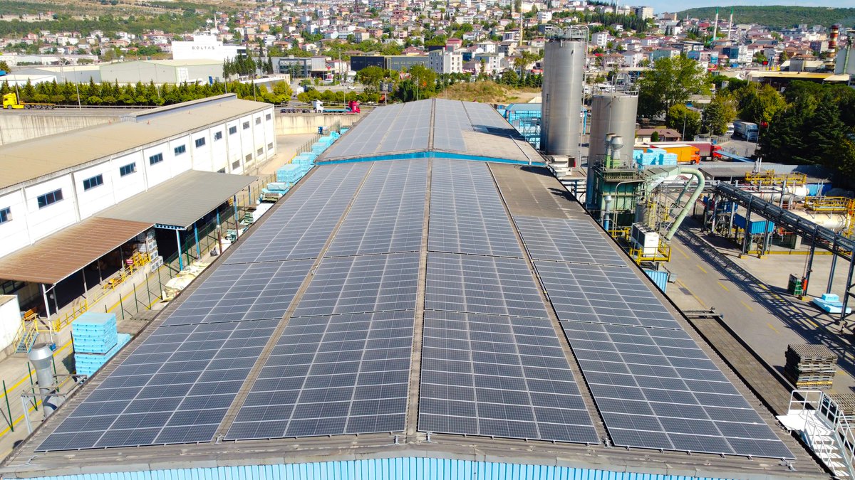 Entegro_PV's tweet photo. Kocaeli’nde bulunan Ravago Dilovası tesisi çatısına kurduğumuz 770 kWp / 750 kWe gücündeki projemiz santral kabulü yapıldıktan sonra devreye girmiştir. Yatırımcımıza hayırlı olmasını dileriz.

🔗 https://t.co/My0WPNZHq2
📞 +90 232 486 60 63

#SolarEnerji #ÇatıGES #GESProje https://t.co/pK3VB4OOTH