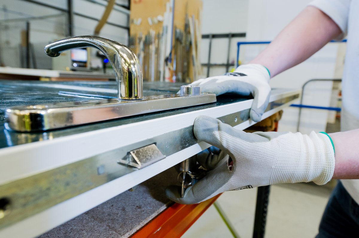 Emplas Windows tweet media