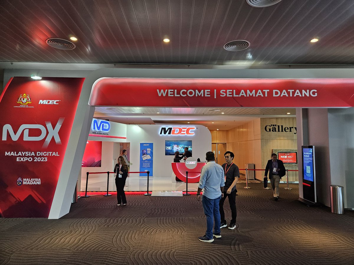 ilamaranr's tweet photo. Attended "MALAYSIA DIGITAL EXPO 2023 (MDX 2023)" on 08.11.2023 at MITEC, KL. Amazed with the latest innovation & technology in various sectors developed by local companies ๐
@viveganant @supereagle1
#IVARNetwork #MDX2023 #MDEC #MITEC https://t.co/zFV3dNCRZ8