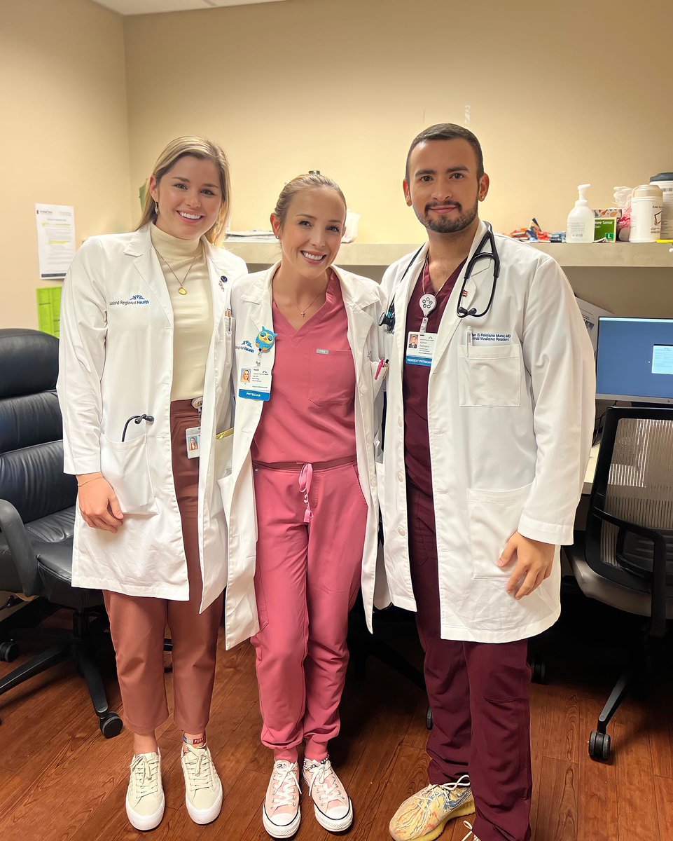 Dr. Martinez, IM residents, and students balancing stethoscopes and medical charts have also mastered capturing joy with their selfies! Here's to a team that's prescribing smiles, joy, and happiness 🙌. #ResidentWellness #ResidencyLife #MedEd #MedX #InternalMedicineResidency