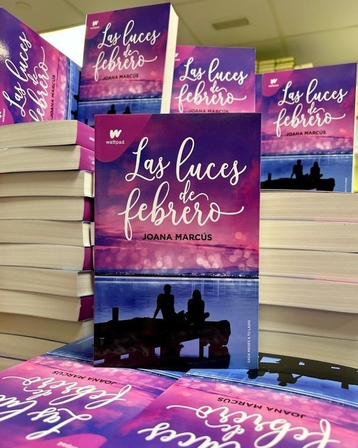 Librería Dominicana 🇩🇴 on X: Libro Las luces de Febrero disponible para  1500 pesos envío incluído escribenos al 8295084958.   / X