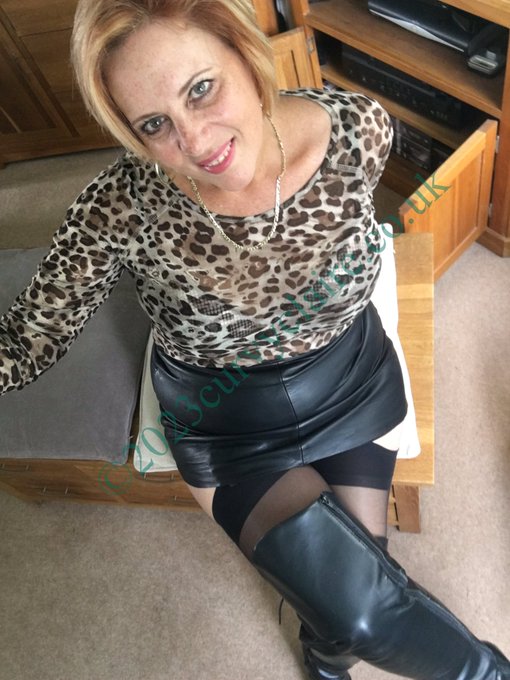 Little bit of leather today #leatherboots #leatherskirt https://t.co/JMXRNduu4t<a href="/tag/leatherboots"class="tags">#leatherboots</a><a href="/tag/leatherskirt"class="tags">#leatherskirt</a>