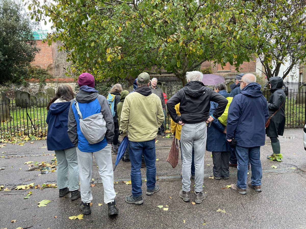 griseldamussett's tweet image. Excellent turnout this morning for David Carey’s talk about the benefits &amp;amp; challenges of urban trees.#favershamtreeweek #treewardens #biodiversity #climatechange #diversityofspecies #bigcanbebeautiful