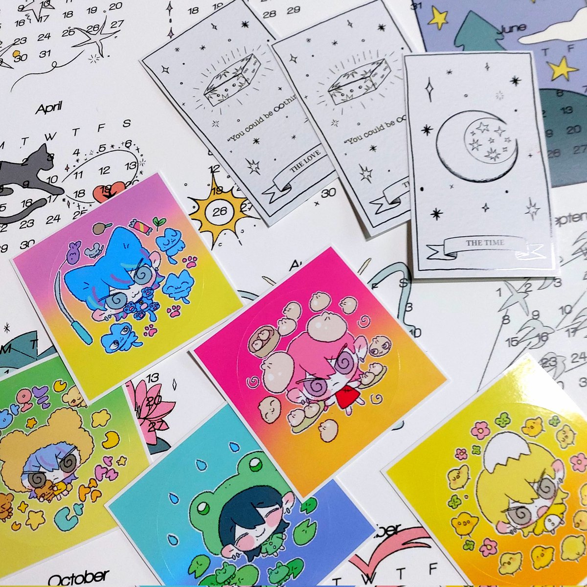 운 좋게 럭키캡슐에 당첨돼서 쥬얼 엽서도 받고 럭드에 갖고싶던 연력까지 받았음✌
럭드 카드 볼수록 타로같고 예쁘다

#비처럼_쏟아지는_별과_명호와
#환_명호왕자님_지구방문_영