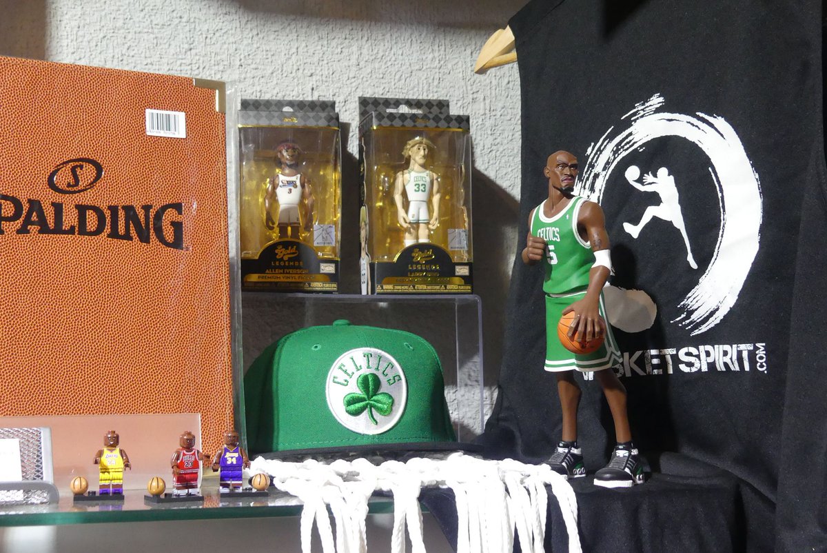 JGBasket's tweet photo. Cosas con las que alucinar.
Un sitio encantado para encontrar el regalo NBA y de baloncesto que le encante.
Basketspirit Madrid.
Cosas con las que alucinar.
#regalosnba #comprasmadrid #librosnba #balonesspalding #baloneswilson #gorrasnba #nbatshirt #hardwoodclassics https://t.co/gwp1g4XiBe