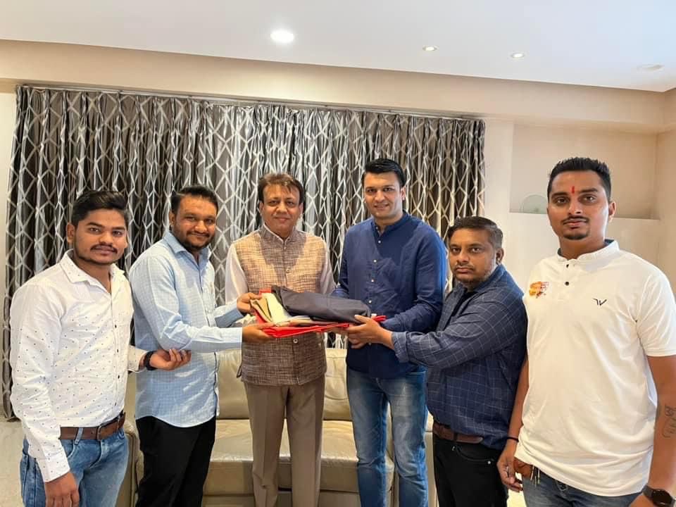 svgrybguj's tweet photo. વસ્ત્રદાન કરી સમાજ સેવાનું એક ઉત્તમ ઉદાહરણ પૂરું પાડવા સ્વામી વિવેકાનંદ ગુજરાત રાજ્ય યુવા બોર્ડ દ્વારા ચાલી રહેલા #Vastradan2023 અભિયાનમાં સુરતના મેયર શ્રી દક્ષેશભાઈ માવાણી સહ��ાગી થયા. https://t.co/ii2VOIPM7H
